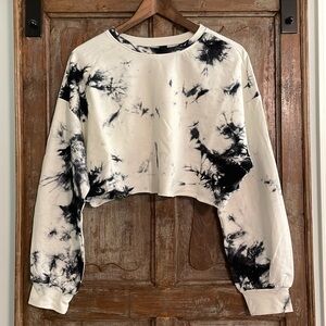 NWOT - Shein Black/White Tie Dye Cropped Sweatshirt Size L